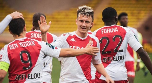 更像是一个 更像是一个